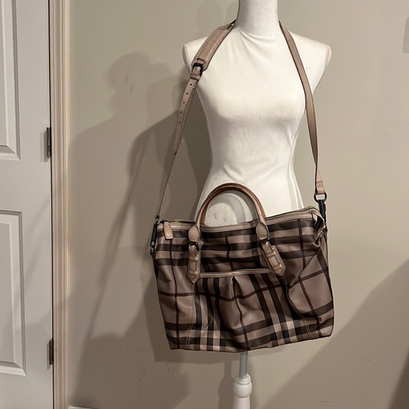 Burberry diaper bag - Picture 1 of 9